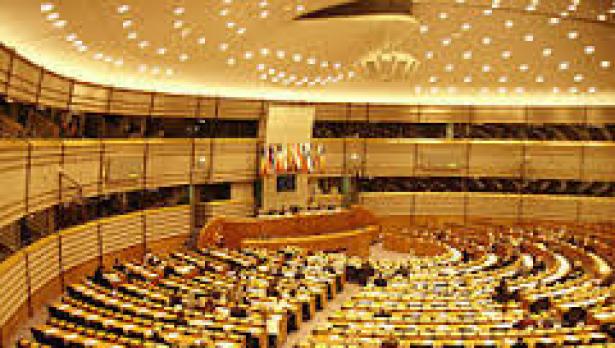 Мини европарламент заседава във варненска гимназия