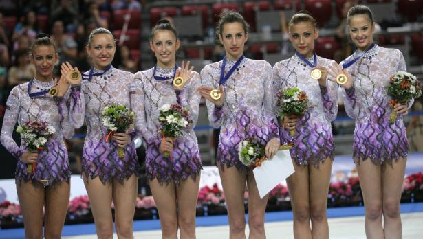 Ансамбълът по художествена гимнастика спечели злато в Казан