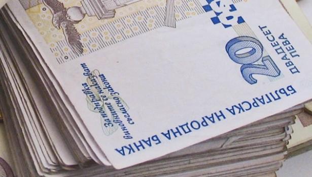 Гимназисти събраха близо 2000 лв., за да помогнат на съученици за бала