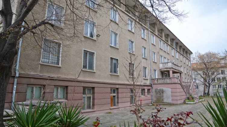 Започна основният ремонт на средношколско общежитие „Михаил Колони“ във Варна