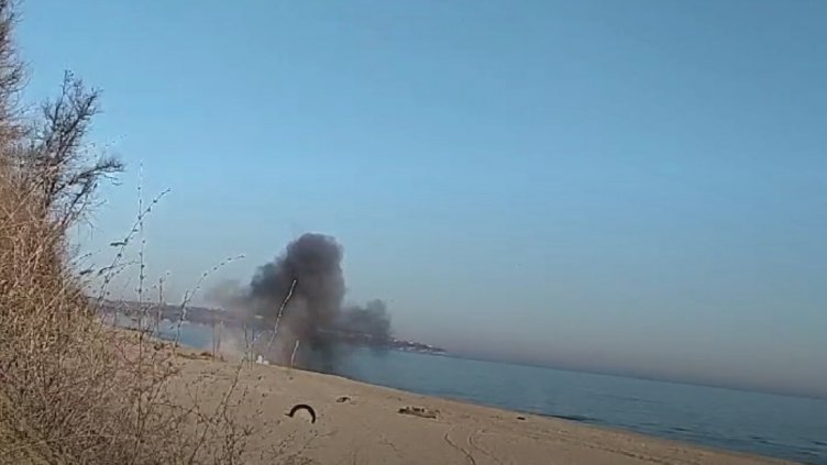 Взривиха мина на плажа в Обзор