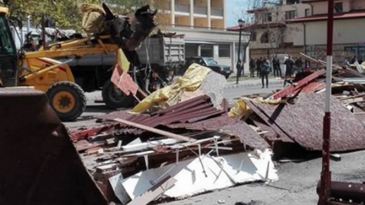 Багери събориха павилиони из Слънчев бряг