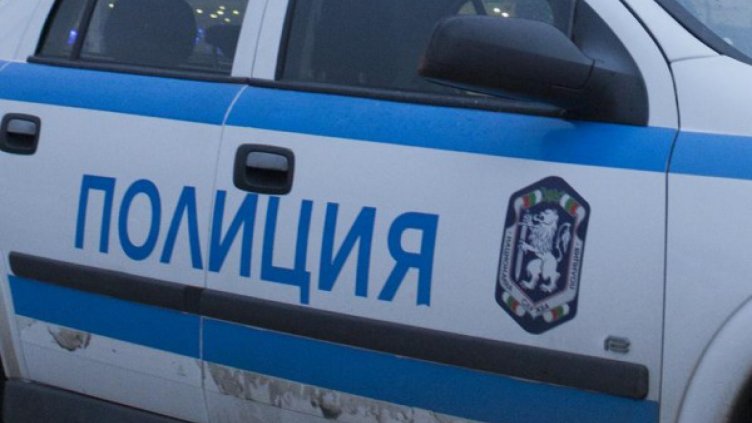 Пребиха гард и подпалиха заведение