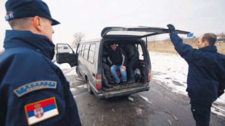 Сръбските граничари са върнали 14 300 преселници през българската граница