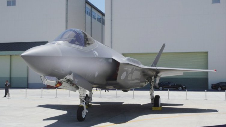 Намериха останки от изстребителя F-35А, пилотът - в неизвестност 