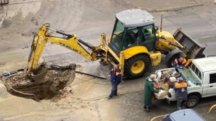 Жители на варненски квартал вдигат протест заради пропаднал път