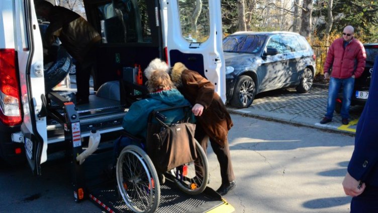 В 37 секции гласуват избирателите със затруднения в придвижването във Варна