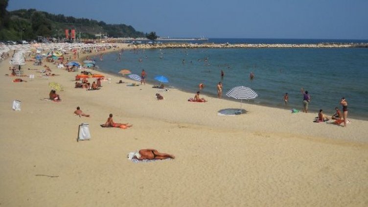 Експерт: Избягвайте плажа след проливен дъжд