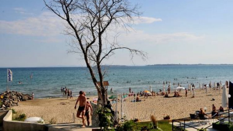 Руски сайт "натрови" летен лагер в Св. Влас