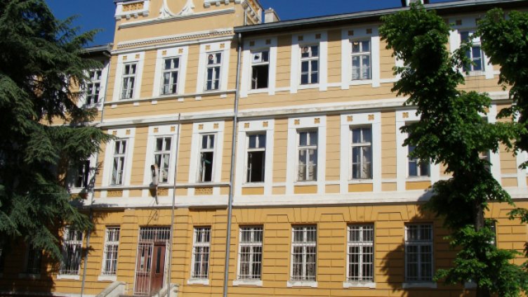 Първият звънец няма да удари и днес в НУИ "Добри Христов" във Варна