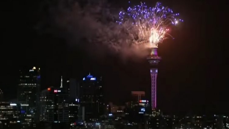 В Нова Зеландия вече посрещнаха новата 2025 г.