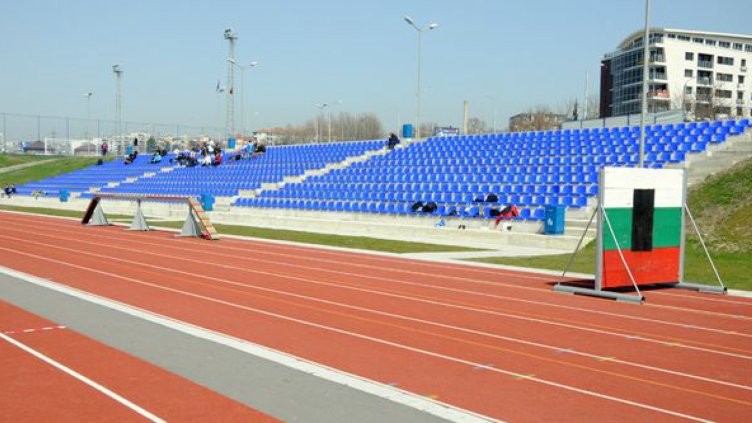 Ремонтират със 74 000 лв. спортен комплекс „Локомотив“