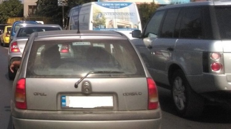 Километрични опашки на границата с Гърция