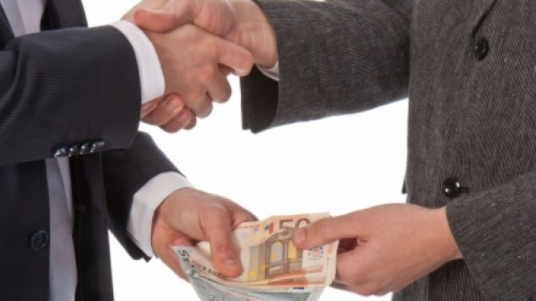 Българинът недоволен от корупцията, но не подава сигнали