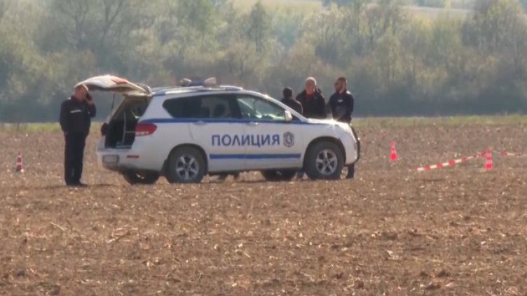 Падналият парашутист продължава да е с опасност за живота