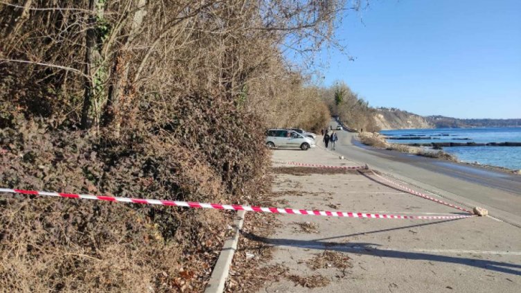 Активира се старо свлачище на Крайбрежната алея във Варна