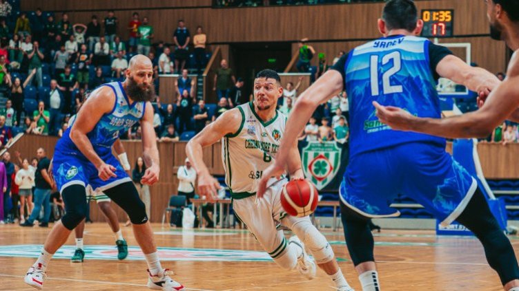 Николай Стоянов остава в Черно море Тича