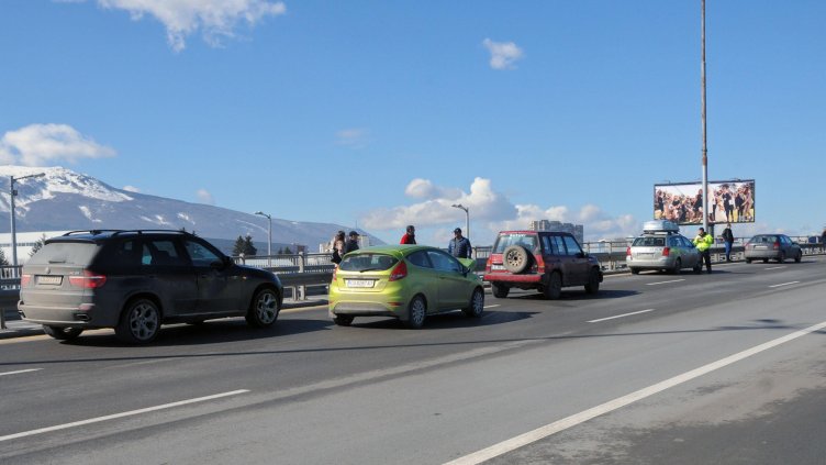 Верижна катастрофа на Цариградско: Тапа, ранени...