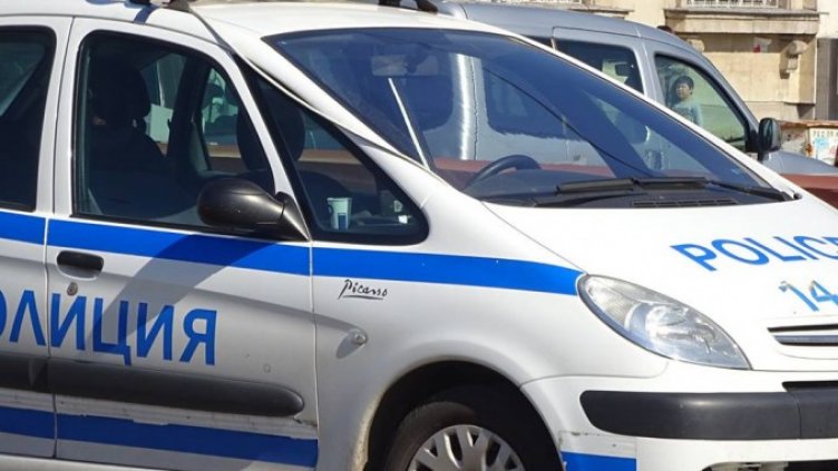 Мъж застреля жена си в метрото и си тегли куршума