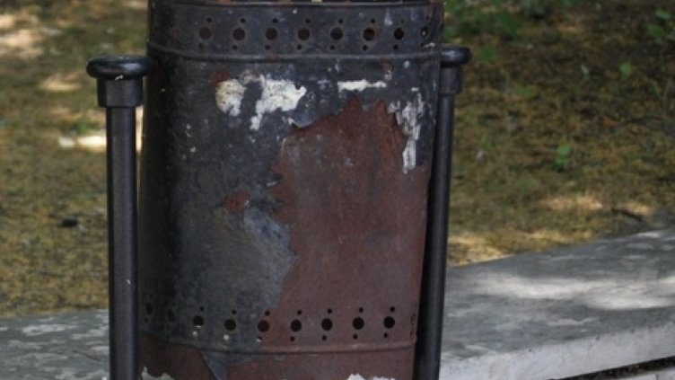 Варненка се жалва: Откраднаха ни и кошчето!