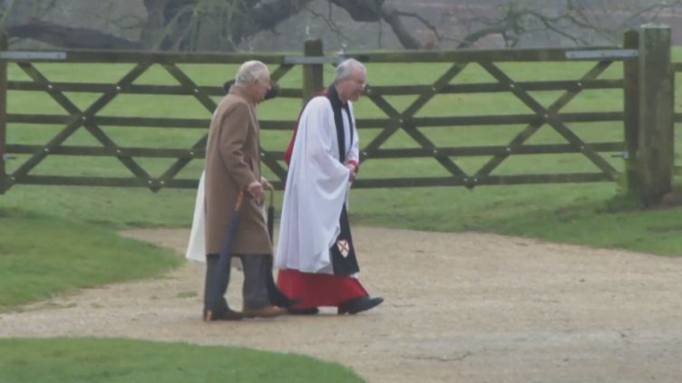 Чарлз III отиде на църква в първата си публична поява след диагнозата рак