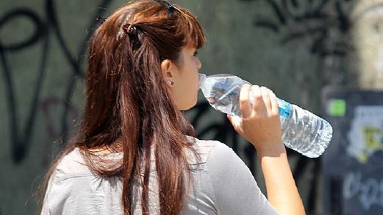 Бизнесът отрича да има хаос в сектора за бутилиране на води