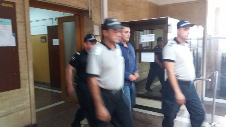 Постановиха домашен арест за инспектор от затвора във Варна, обвинен за подкуп