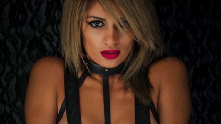 Папи Ханс, Елица Тодорова и Тино пеят безплатно за публиката във Варна