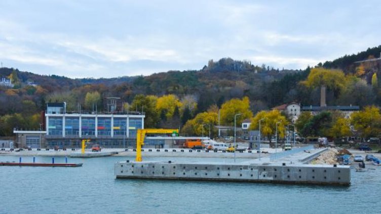 „Паркинги и синя зона“ поема управлението на рибарско пристанище „Карантината“ във Варна