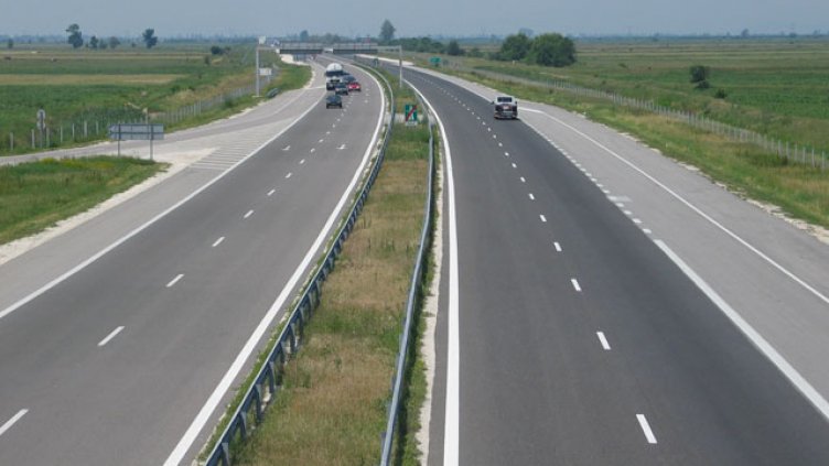 Интензивен е трафикът по пътищата във Варненско