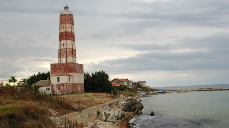 Абразията изяжда по 25 дка на година от България