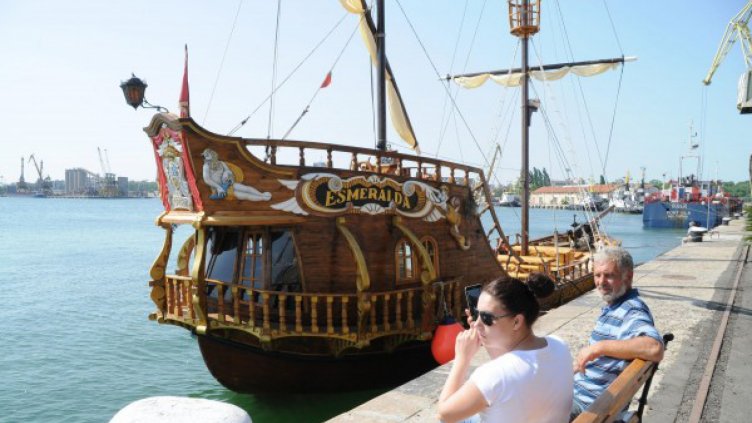 Бургас решава дали да е "Вечен като морето"