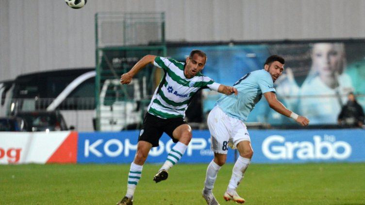 Черно море удари Дунав у дома