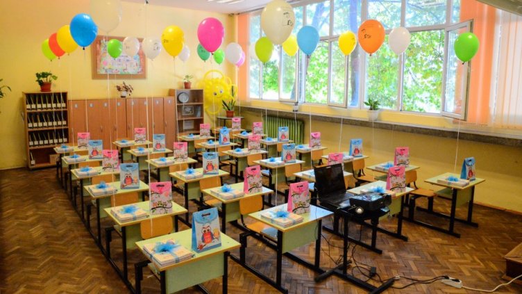 415 са свободните места за първолаци на второ класиране във Варна