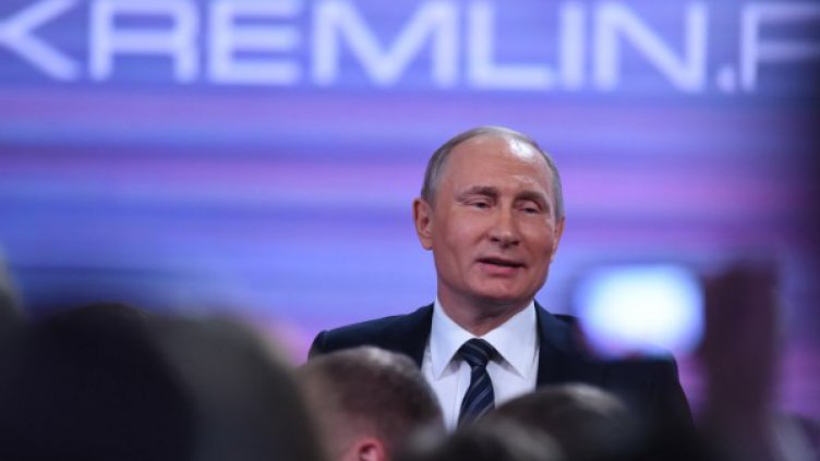 Путин горд с дъщерите си