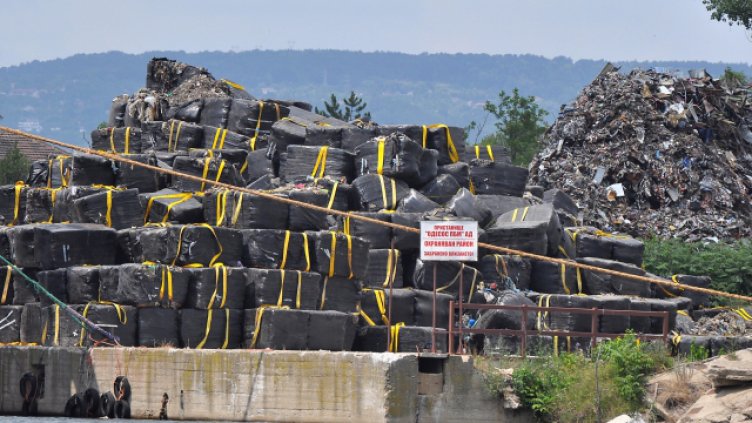 Италианските отпадъци няма да се обработват в държавни и общински сметища