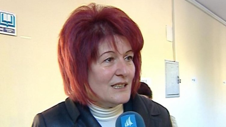 Петя Проданова: Продължава снабдяването на етажните собствености с дезинфектанти в район „Приморски“