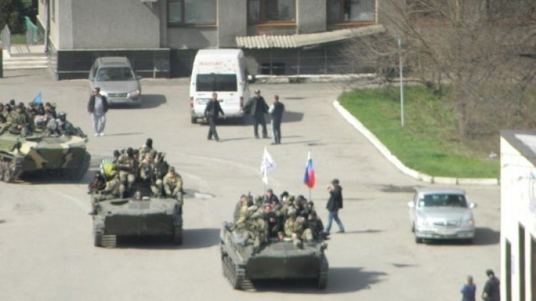 Украинците удариха Славянск. Бунтовниците свалиха два хеликоптера