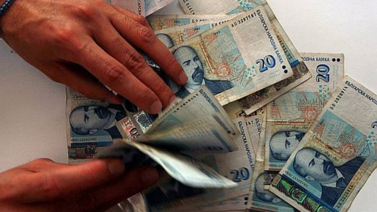 880 лв. е средната работна заплата за Варненско