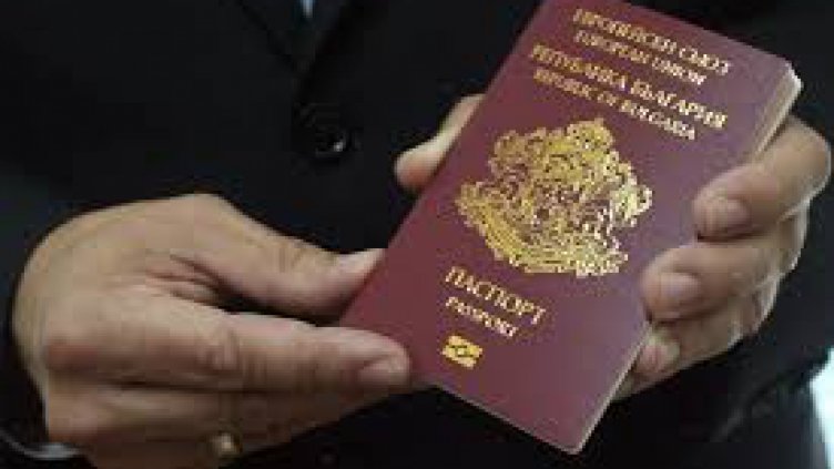 Изтича срокът на 740 000 паспорта