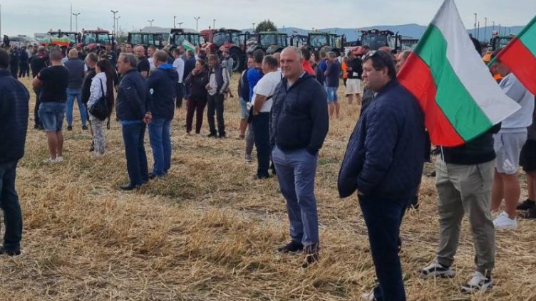 Край с протеста! Земеделците гасят тракторите