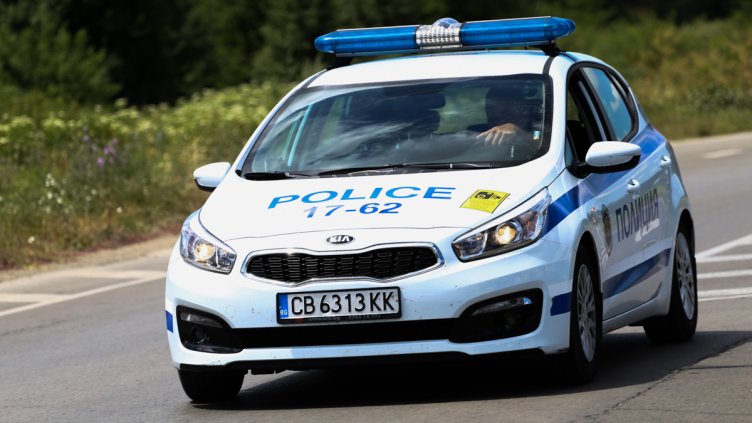 Ужасяващ кошмар на пътя! Части от труп на самоубиец влетяха в "Ауди"