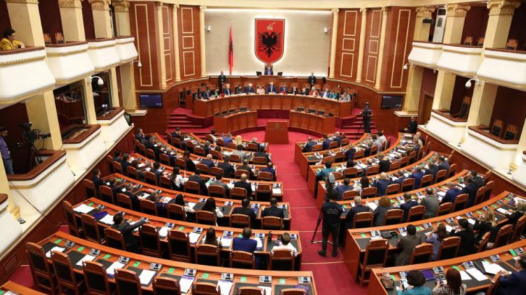 Албанският парламент прие закона за защита на националните малцинства