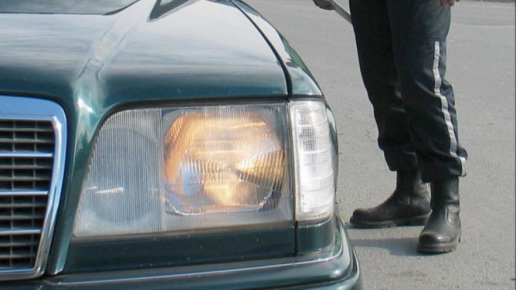 Без фарове, €50 евро за подкуп... И накрая – в ареста