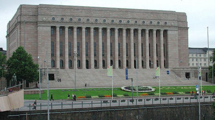 Финландският парламент ще обсъди излизане от еврозоната