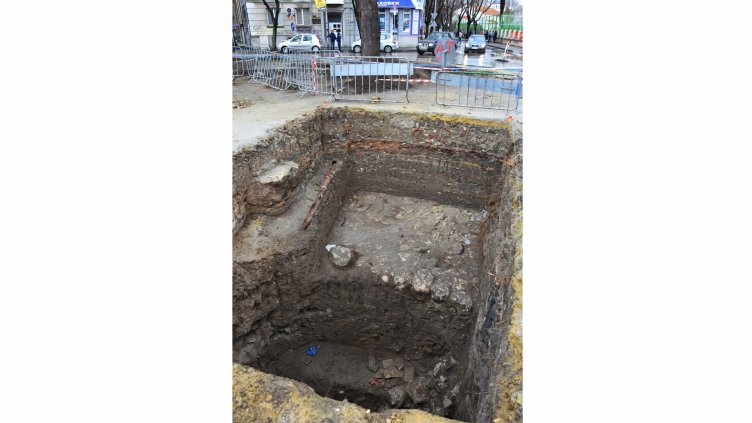 Разкриха изцяло римска крепостна стена във Варна (СНИМКИ)