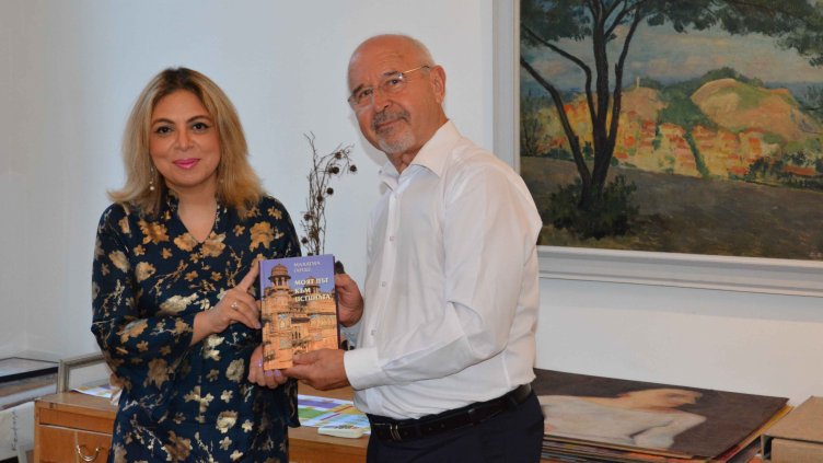 Н. Пр. г-жа Пууджа Капур и зам.-кмета на Варна Коста Базитов; Снимка: Община Варна