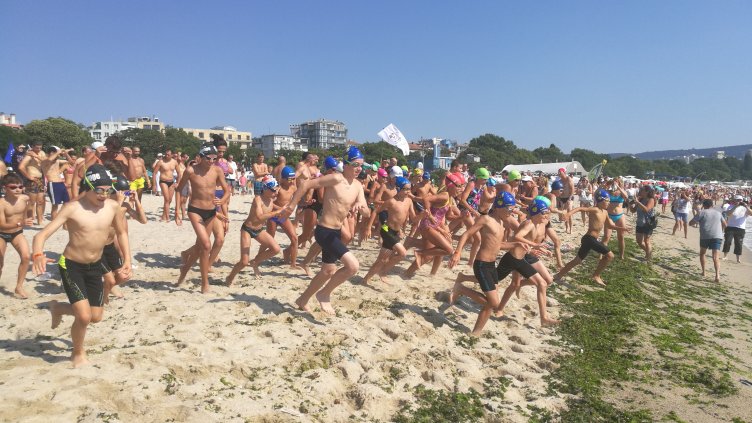 Шестото издание на масовото плуване ще се проведе във Варна