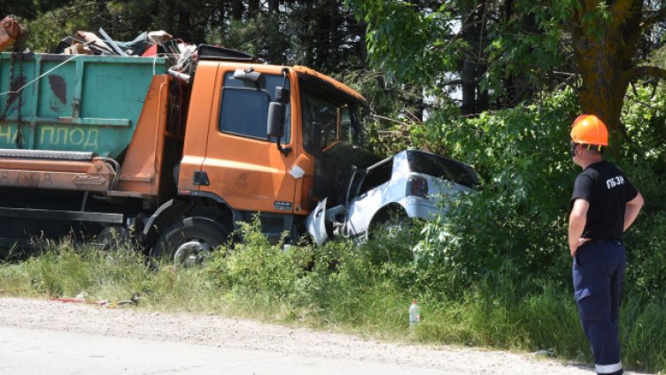 Детето, пострадало при ПТП-то до с. Долище, остава в критично състояние