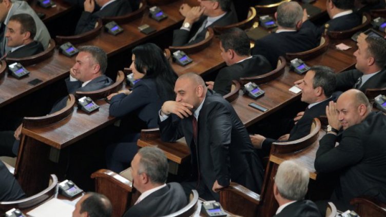 И МВР-шефът ще слага бръмбари на магистрати